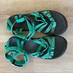 Teva 3-strap turquoise sandals with buckle, womens size 8, gently worn
